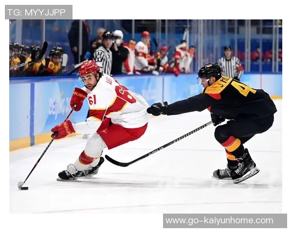 穆勒分享冰球比赛观赛照片感谢好友邀请丰富业余生活